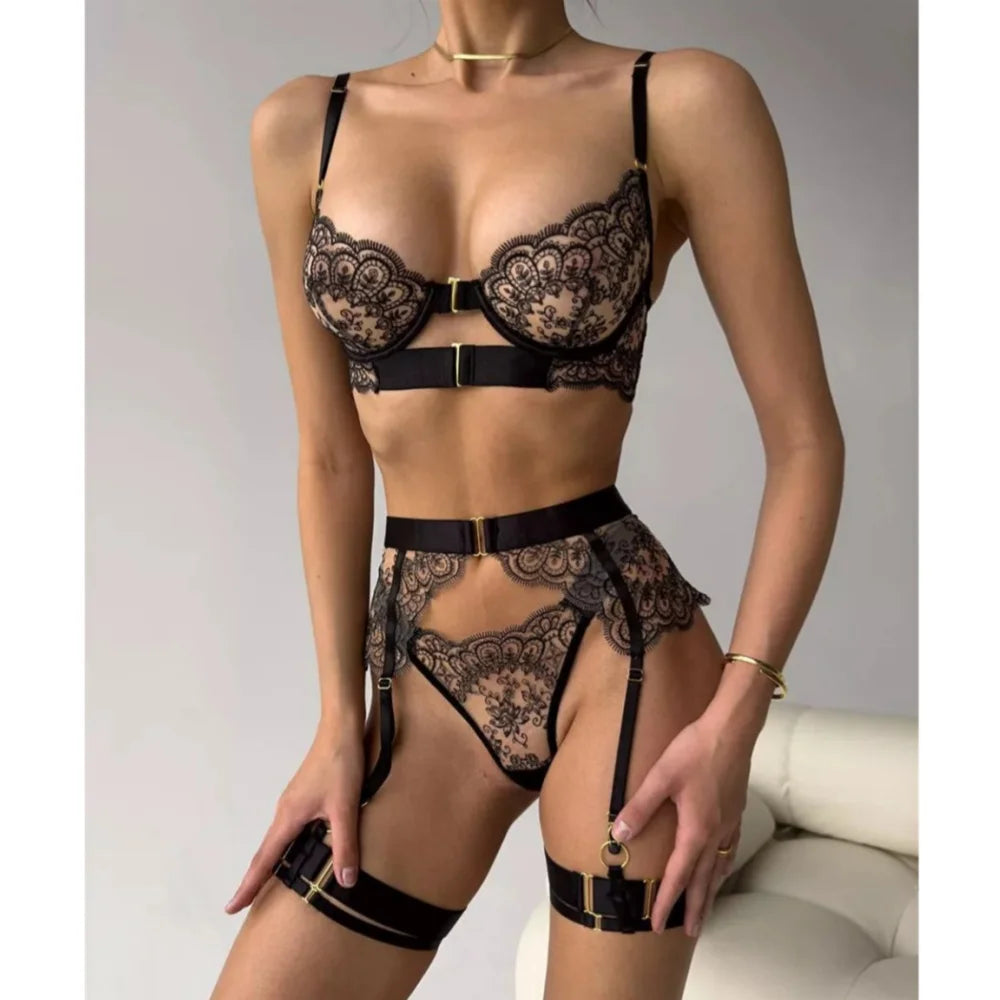 Set Lingerie Nera con Ricamo Floreale
