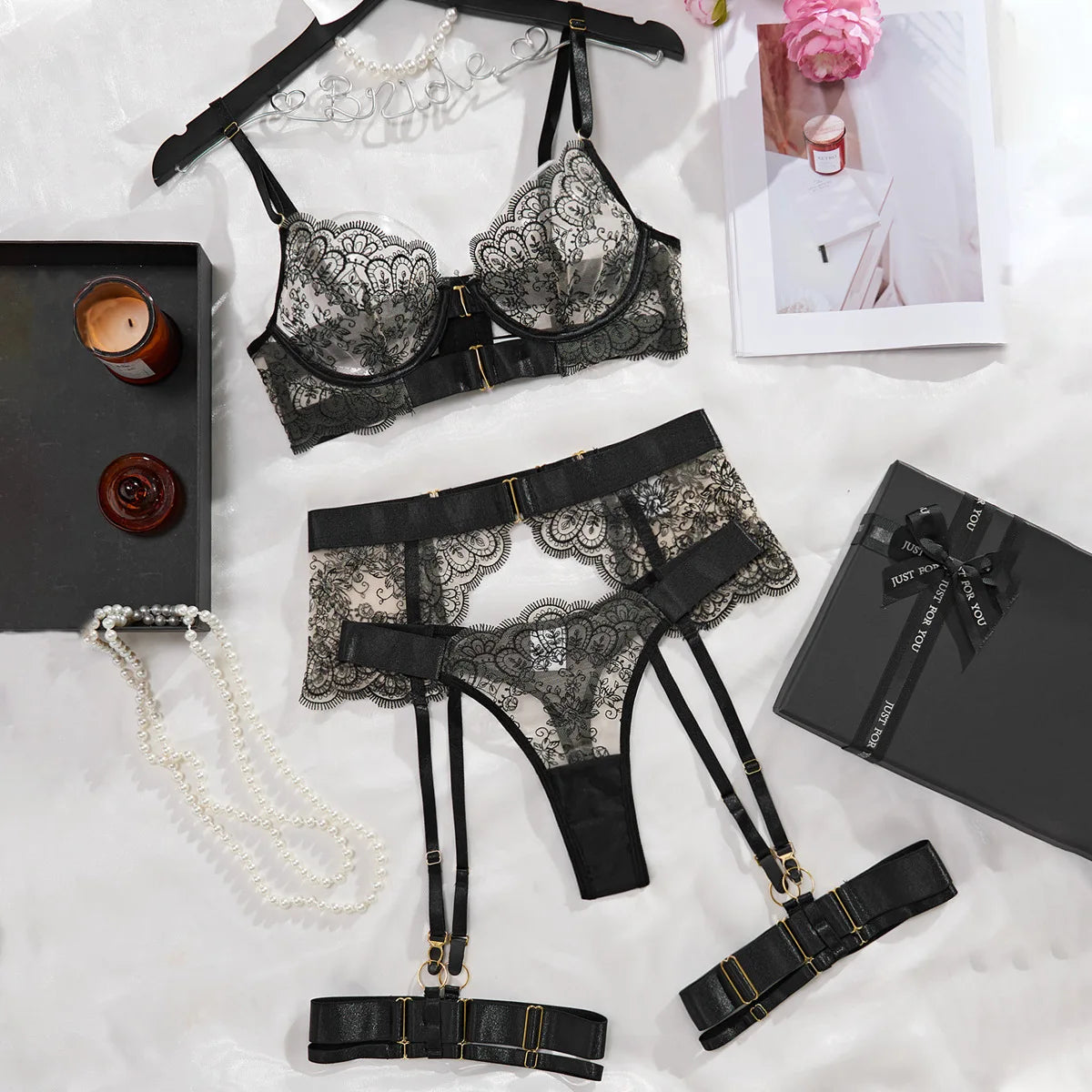 Set Lingerie Nera con Ricamo Floreale